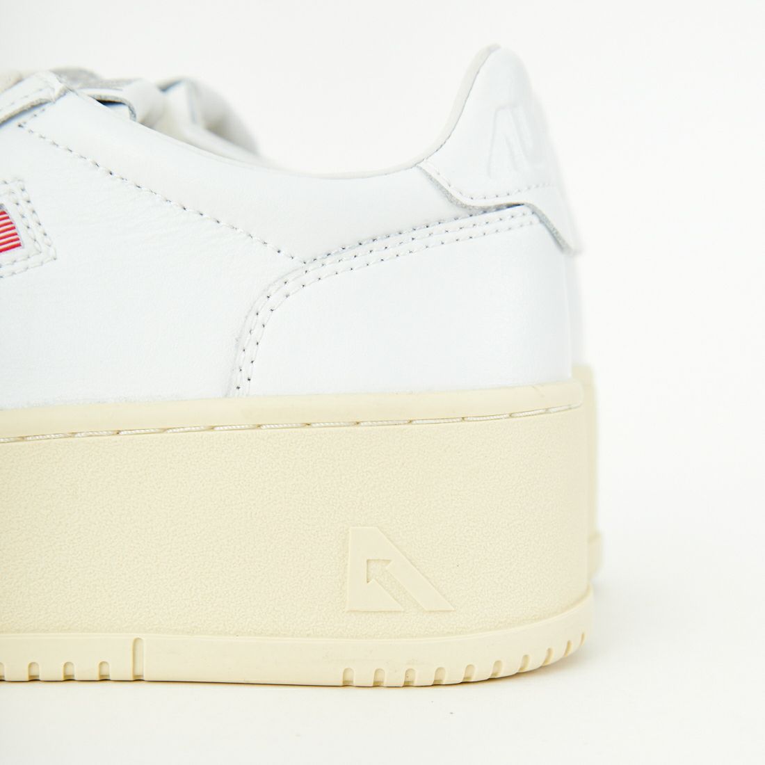 AUTRY [オートリー] PLATFORM LOW スニーカー [SPTLWLL] LL15 WH/WH