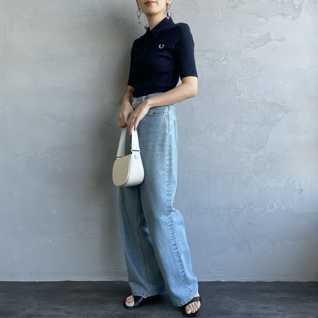 FRED PERRY [フレッドペリー] ワンポイントロゴ刺繍 リブポロシャツ [G9169] 608 NAVY &&モデル身長：160cm 着用サイズ：10&&