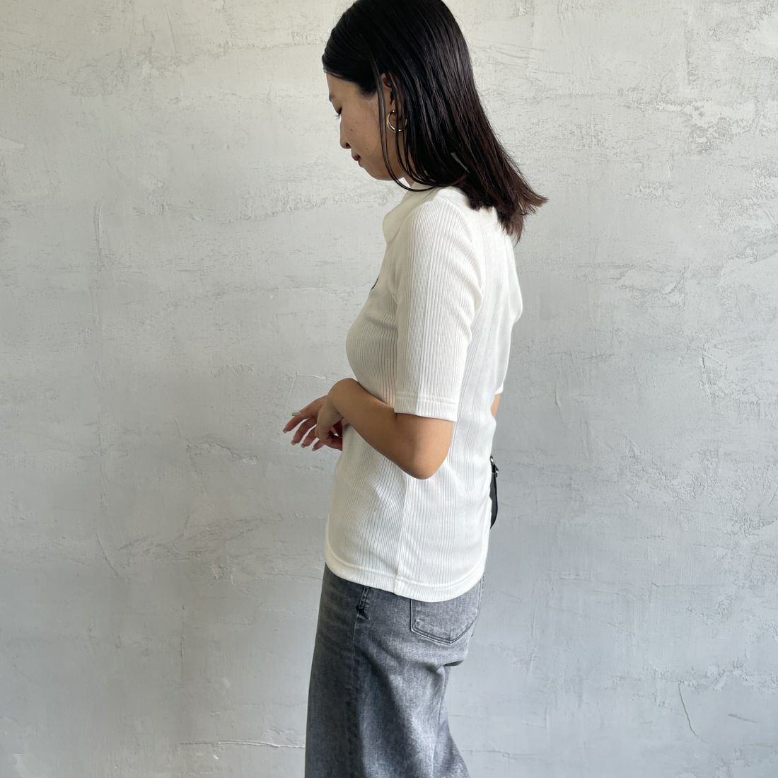 FRED PERRY [フレッドペリー] ワンポイントロゴ刺繍 リブポロシャツ [G9169] 129 SNOW W &&モデル身長：163cm 着用サイズ：10&&