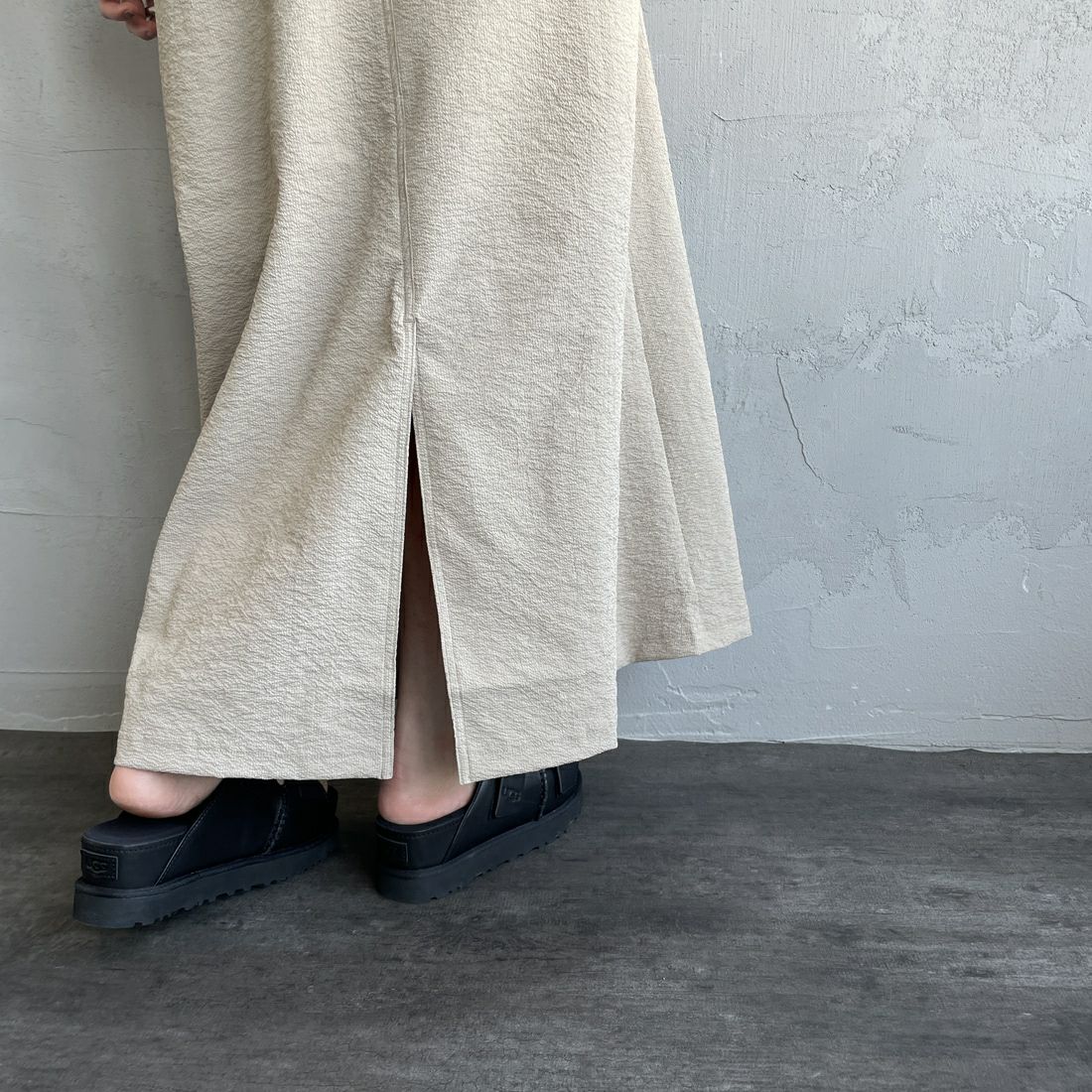 THOUSAND MILE [サウザンド マイル] 別注 シアサッカーハーフジップ ノースリーブワンピース [TM251SS50962-JF] BEIGE &&モデル身長：158cm 着用サイズ：F&&