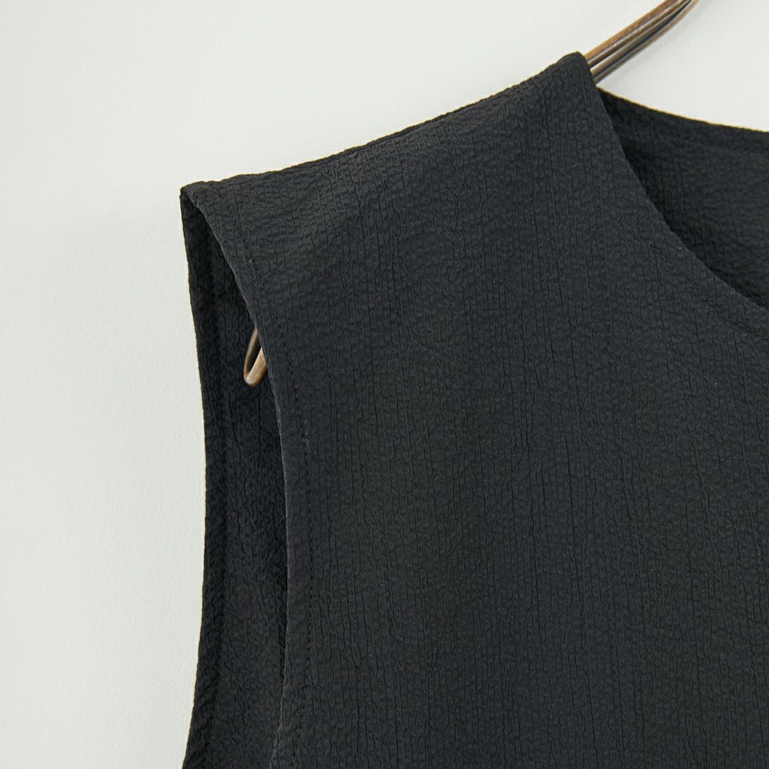 THOUSAND MILE [サウザンド マイル] 別注 シアサッカーハーフジップ ノースリーブワンピース [TM251SS50962-JF] BLACK