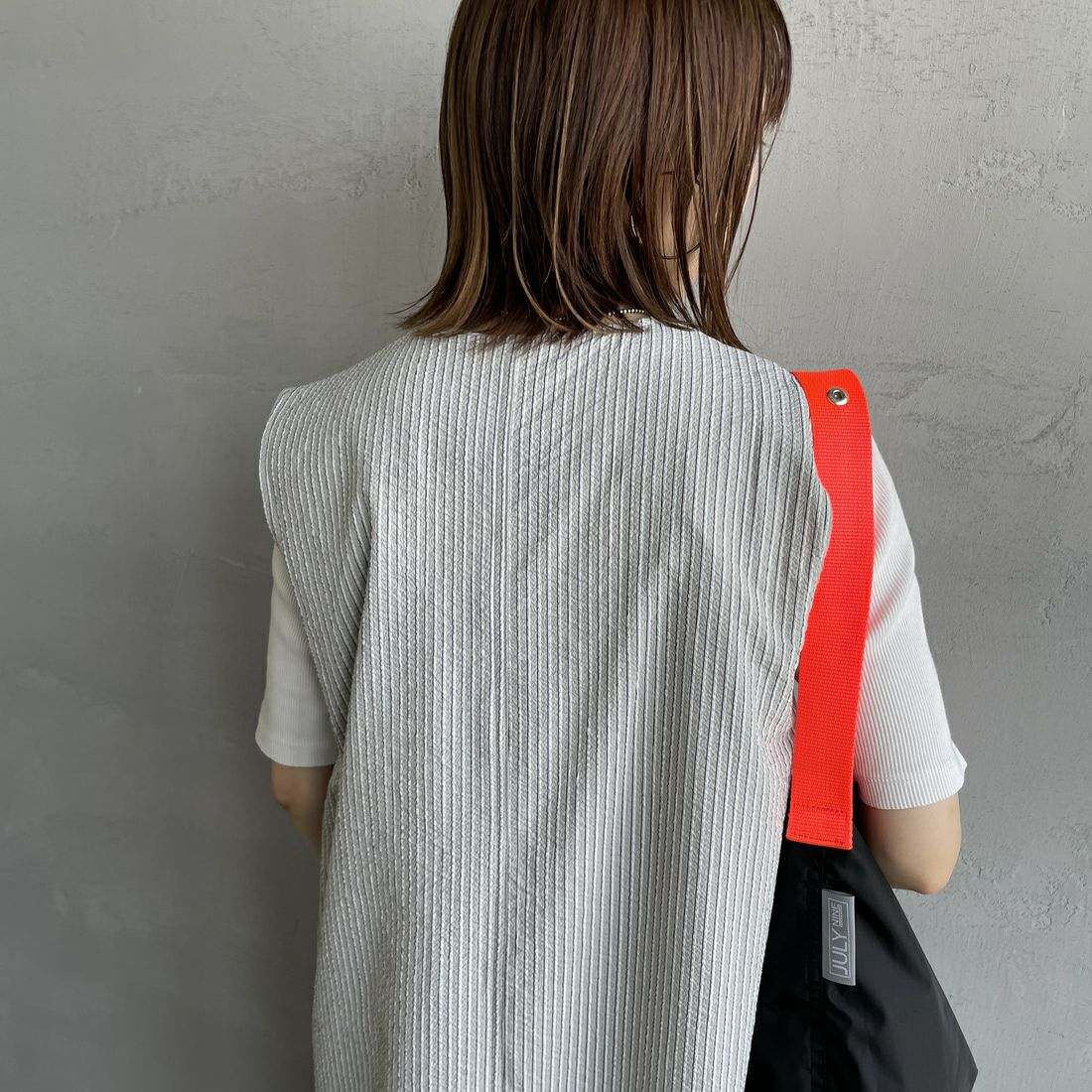THOUSAND MILE [サウザンド マイル] 別注 ストライプ柄 シアサッカーハーフジップノースリーブワンピース [TM251ST50962-JF] GRAY ST &&モデル身長：158cm 着用サイズ：F&&