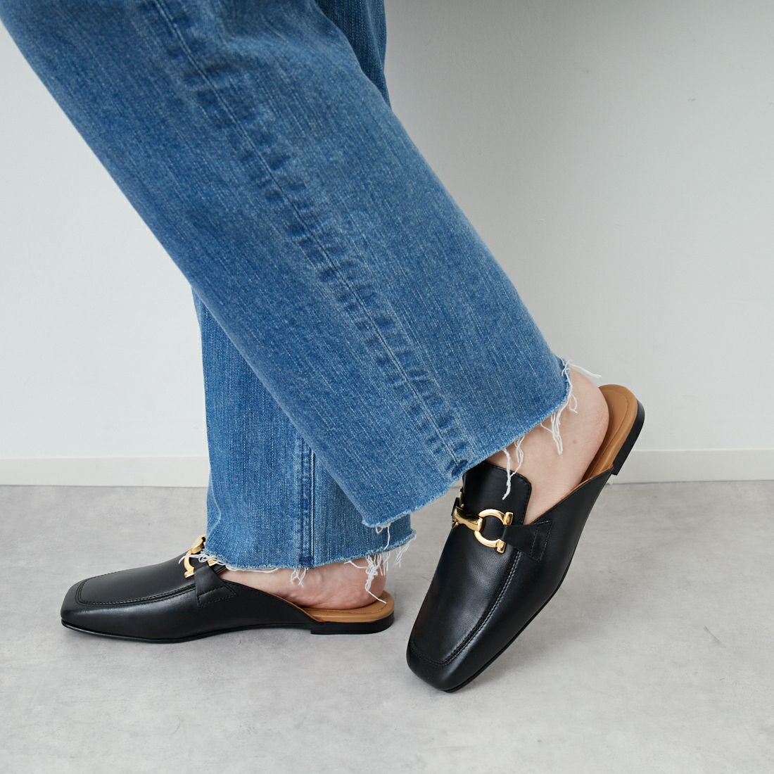 Caminando [カミナンド] スクエアトゥミュール [24110W] BLACK