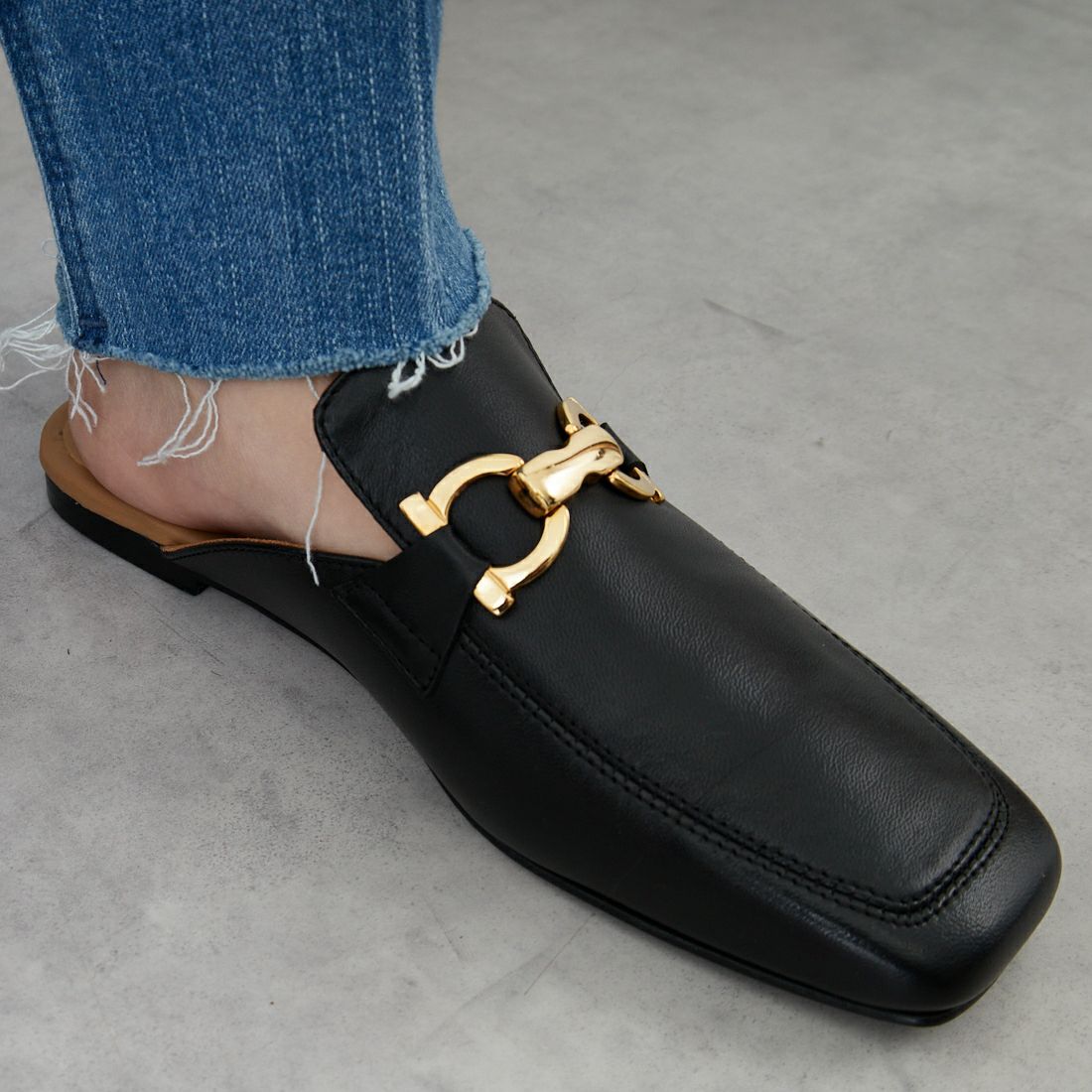 Caminando [カミナンド] スクエアトゥミュール [24110W] BLACK