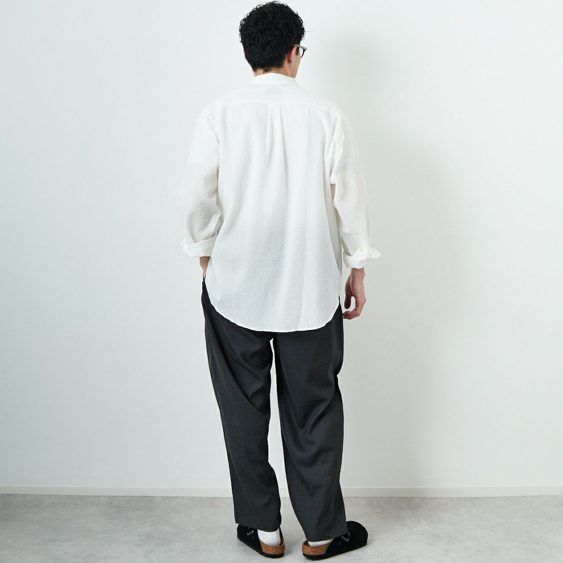 STILL BY HAND [スティルバイハンド] 別注 ツータックテーパードパンツ [2501JF-EX02-JF] CHARCOAL&&モデル身長：168cm 着用サイズ：46&&