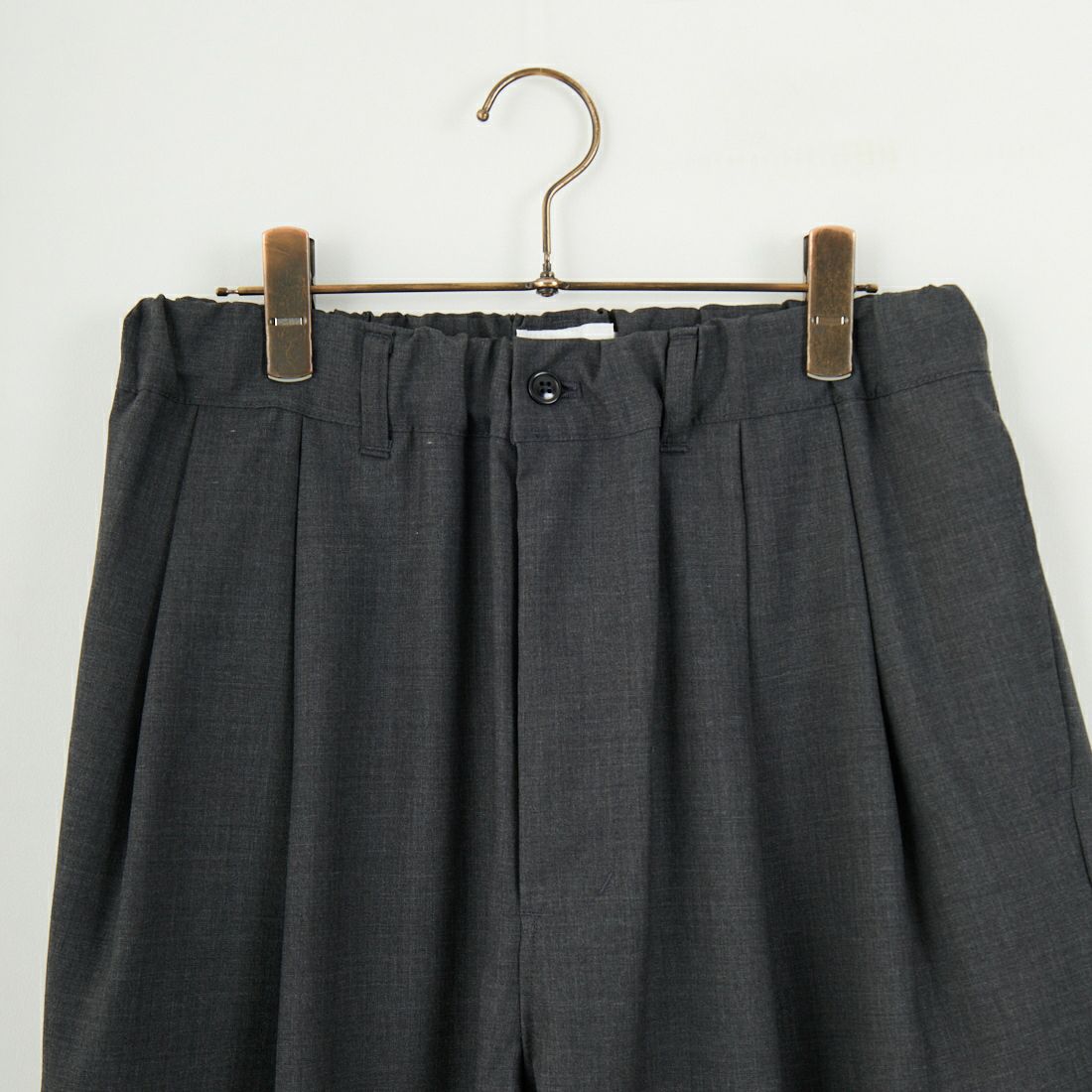 STILL BY HAND [スティルバイハンド] 別注 ツータックテーパードパンツ [2501JF-EX02-JF] CHARCOAL