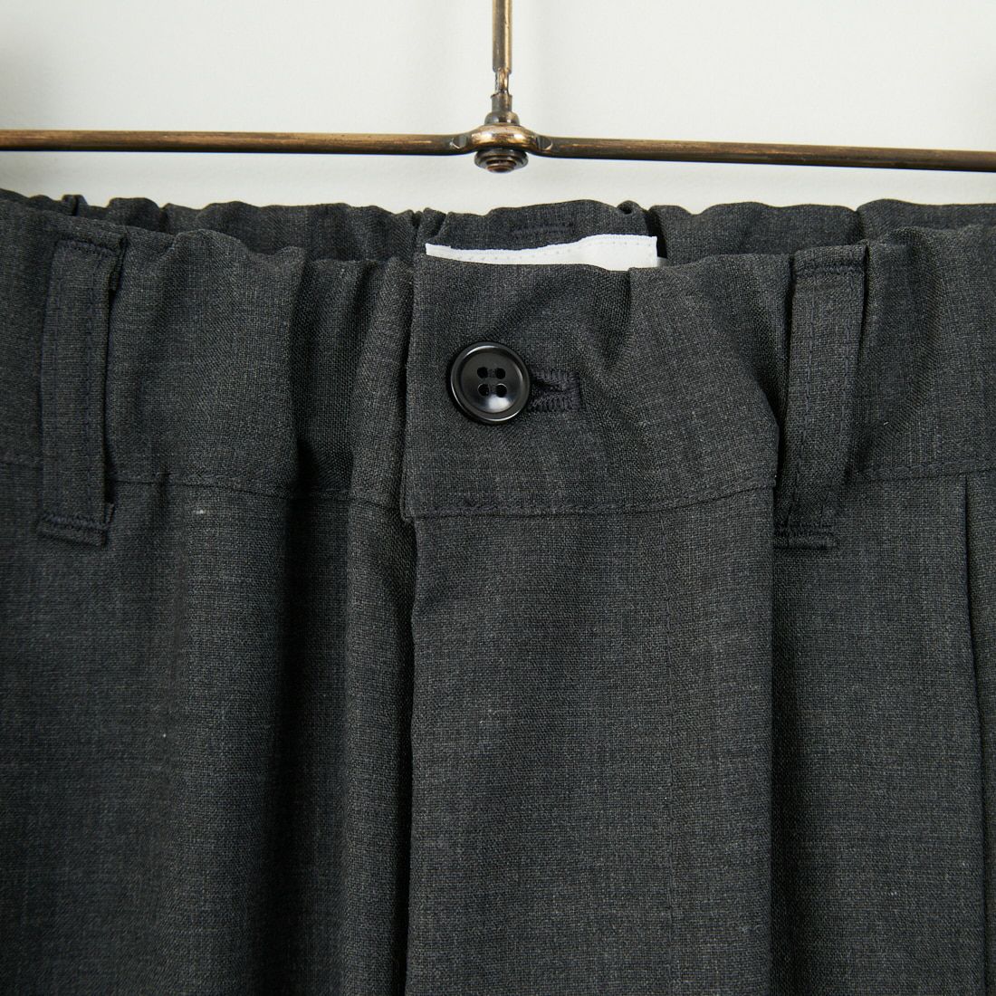 STILL BY HAND [スティルバイハンド] 別注 ツータックテーパードパンツ [2501JF-EX02-JF] CHARCOAL