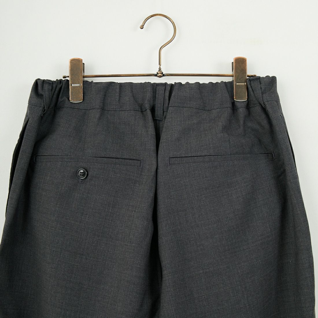 STILL BY HAND [スティルバイハンド] 別注 ツータックテーパードパンツ [2501JF-EX02-JF] CHARCOAL
