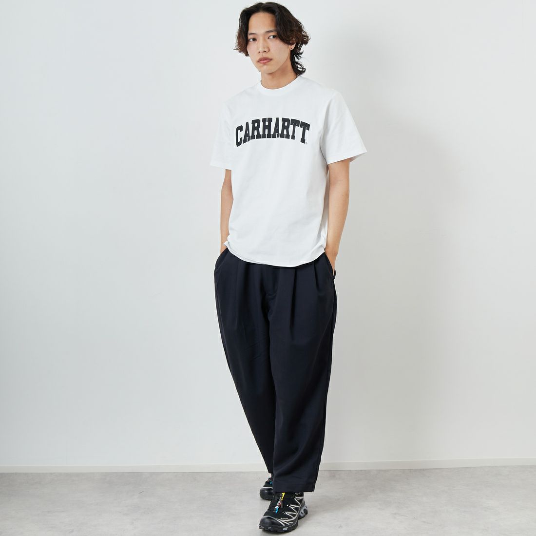 carhartt WIP [カーハートダブリューアイピー] ショートスリーブユニバーシティTシャツ [I034851] WHITE/BLAC &&モデル身長：179cm 着用サイズ：M&&
