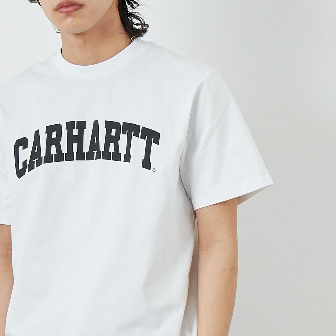 carhartt WIP [カーハートダブリューアイピー] ショートスリーブユニバーシティTシャツ [I034851] WHITE/BLAC &&モデル身長：179cm 着用サイズ：M&&