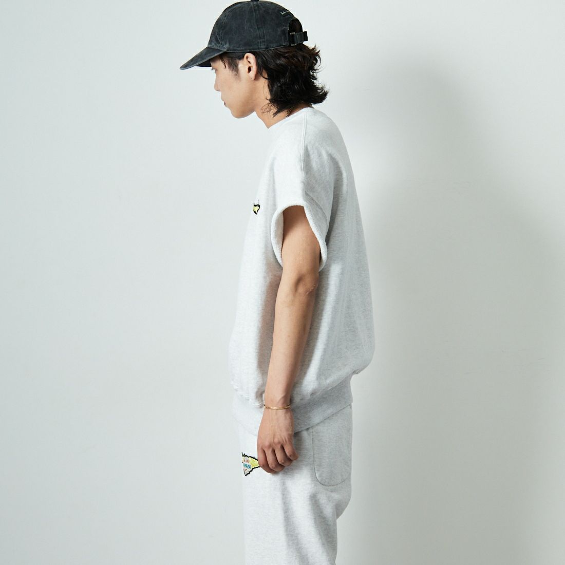 BOW WOW [バウワウ] ウィングパッチ ショートスリーブスウェット [BW251-SPSSS] M.GRAY &&モデル身長：179cm 着用サイズ：XL&&