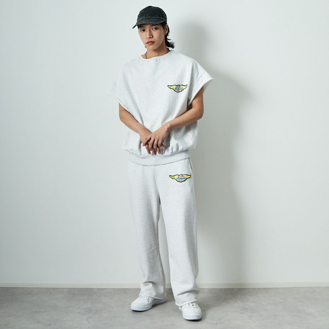 BOW WOW [バウワウ] ウィングパッチ ショートスリーブスウェット [BW251-SPSSS] M.GRAY &&モデル身長：179cm 着用サイズ：XL&&