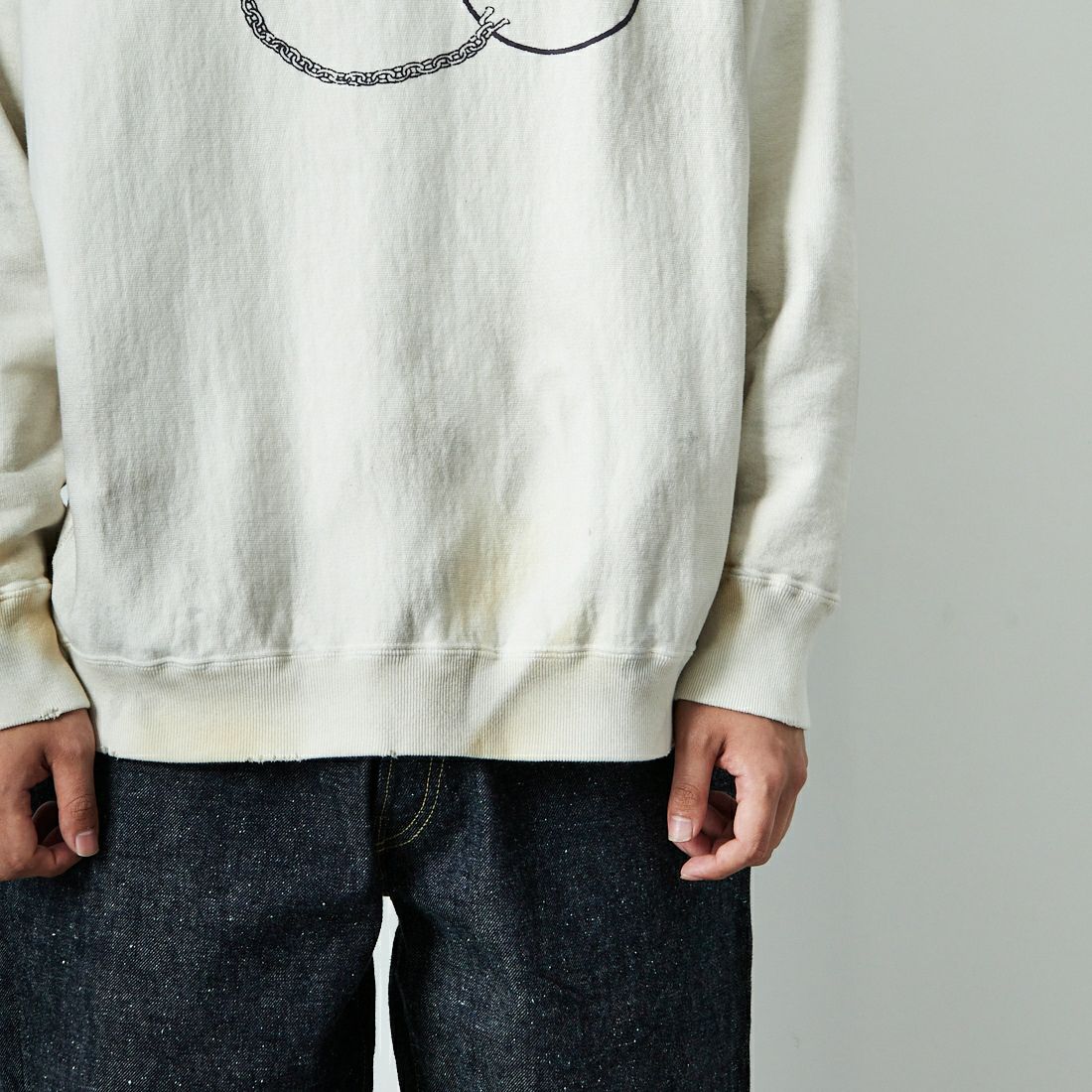 BOW WOW [バウワウ] BALL AND CHAIN ロングスリーブスウェット [BW251-BCSS] WHITE AGIN &&モデル身長：179cm 着用サイズ：XL&&