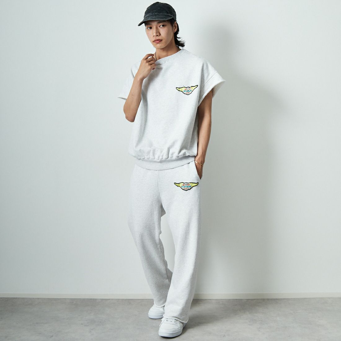 BOW WOW [バウワウ] ウィングパッチ スウェットパンツ [BW251-WIPSP] M.GRAY &&モデル身長：179cm 着用サイズ：L&&