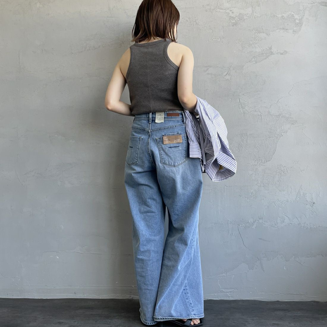 nenom [ネノム] カップ付アメスリタンク [NE25112024] 08 CHARCOA &&モデル身長：158cm 着用サイズ：F&&