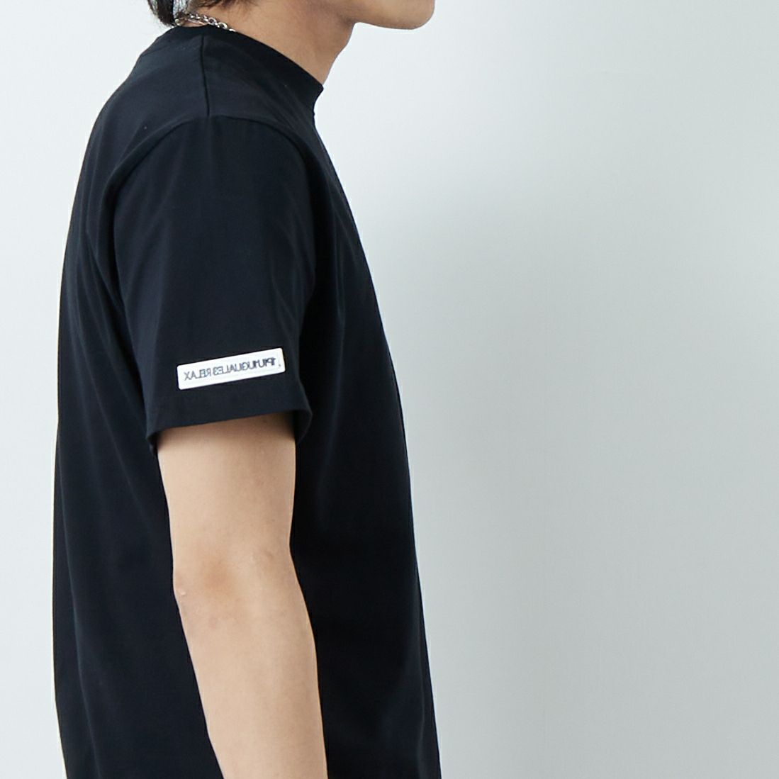 1PIU1UGUALE3 RELAX [ウノ ピゥ ウノ ウグァーレ トレ] パッチデザインロゴ半袖Tシャツ [UST-25064] SN90 BLACK