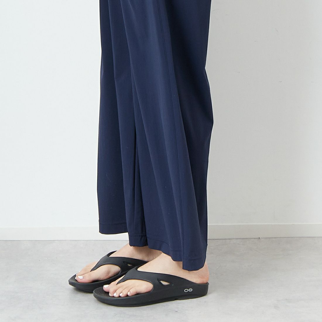 SOMETHING [サムシング] ウエストゴムSLワイドパンツ [SN9005] 5004 NAVY &&モデル身長：167cm 着用サイズ：F&&