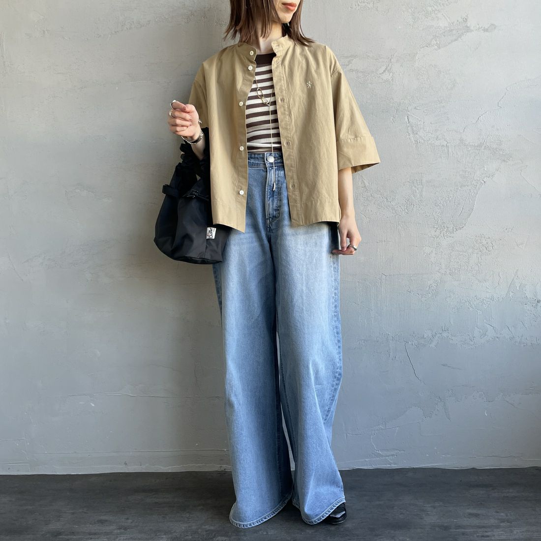 Gymphlex [ジムフレックス] スタンドカラー半袖シャツ [GY-B0368TYO] BEIGE &&モデル身長：158cm 着用サイズ：14&&