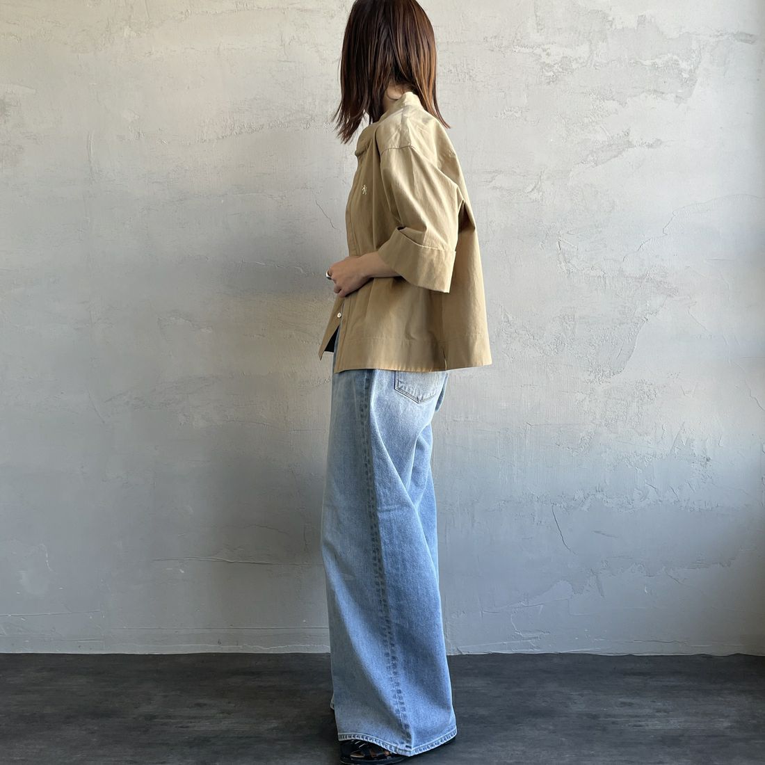 Gymphlex [ジムフレックス] スタンドカラー半袖シャツ [GY-B0368TYO] BEIGE &&モデル身長：158cm 着用サイズ：14&&