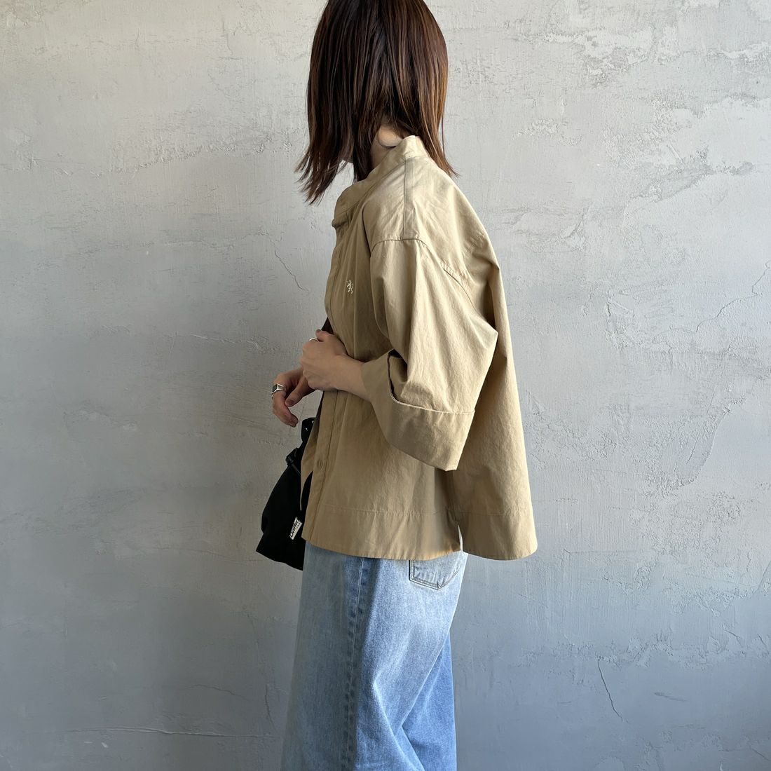 Gymphlex [ジムフレックス] スタンドカラー半袖シャツ [GY-B0368TYO] BEIGE &&モデル身長：158cm 着用サイズ：14&&