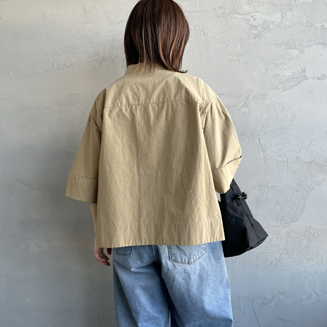 Gymphlex [ジムフレックス] スタンドカラー半袖シャツ [GY-B0368TYO] BEIGE &&モデル身長：158cm 着用サイズ：14&&
