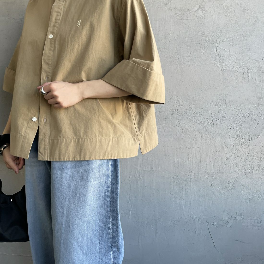 Gymphlex [ジムフレックス] スタンドカラー半袖シャツ [GY-B0368TYO] BEIGE &&モデル身長：158cm 着用サイズ：14&&