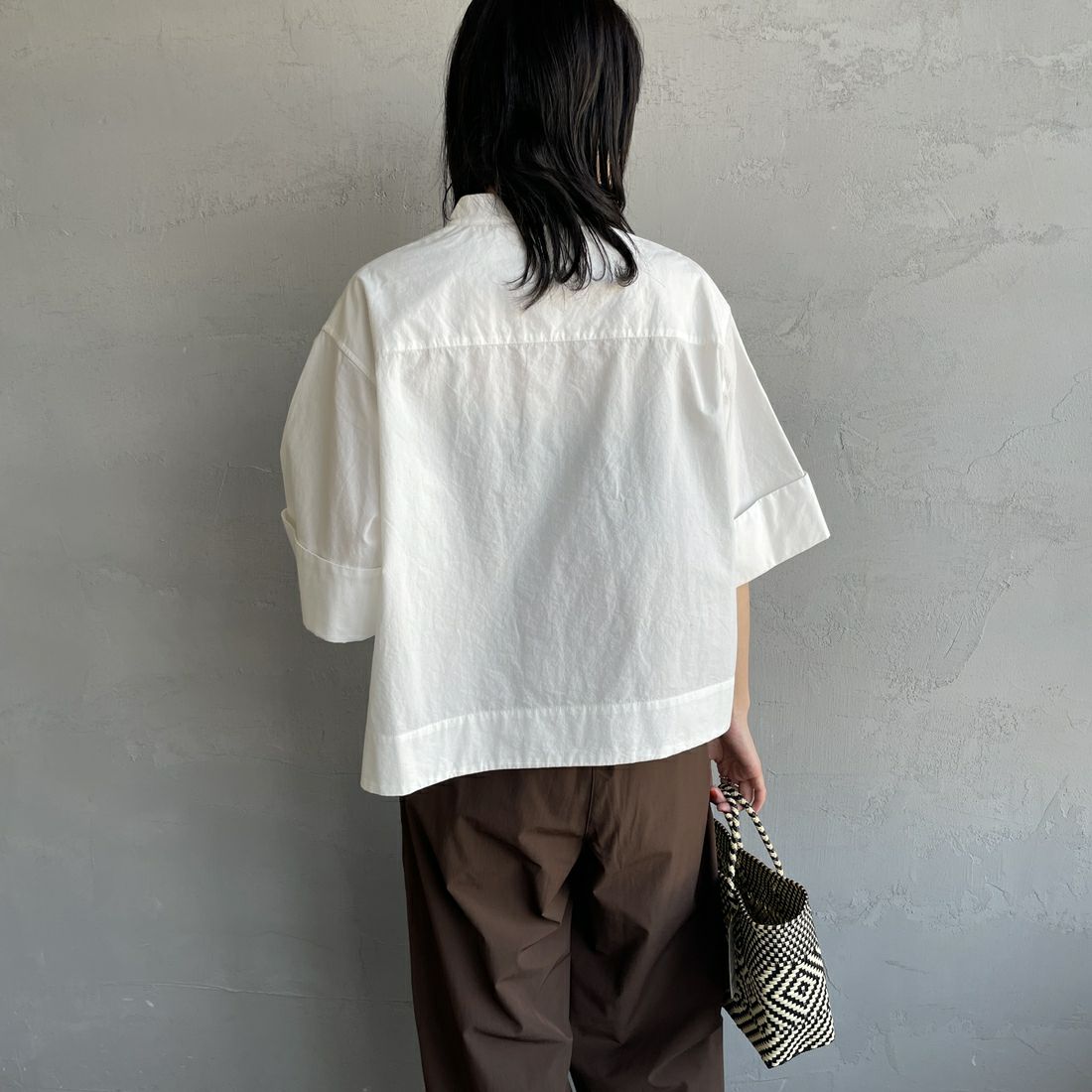 Gymphlex [ジムフレックス] スタンドカラー半袖シャツ [GY-B0368TYO] WHITE &&モデル身長：160cm 着用サイズ：14&&
