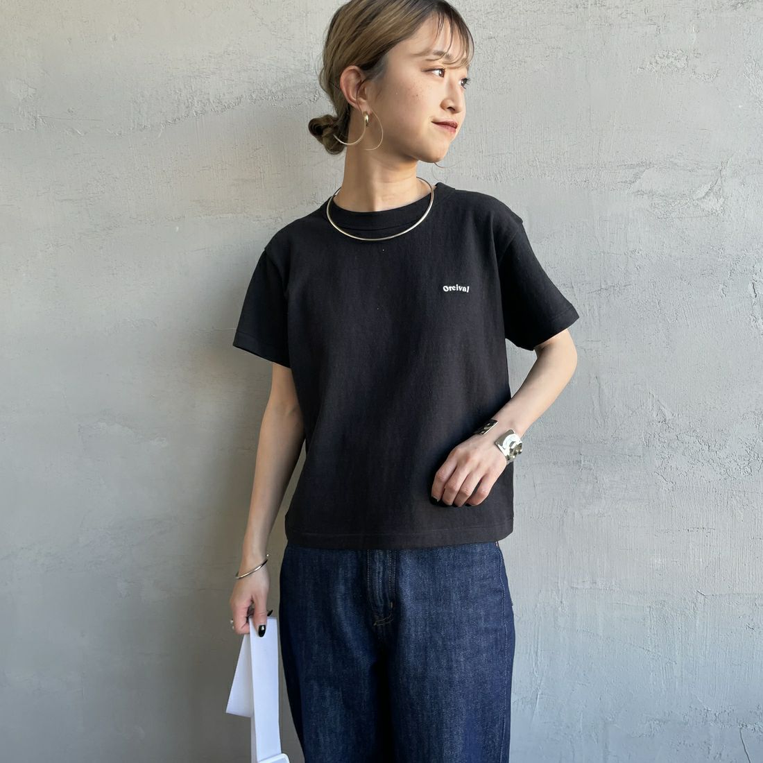 ORCIVAL [オーシバル] ロゴ刺繍ショートスリーブTシャツ [OR-C0418MIT] BLACK &&モデル身長：150cm 着用サイズ：2&&