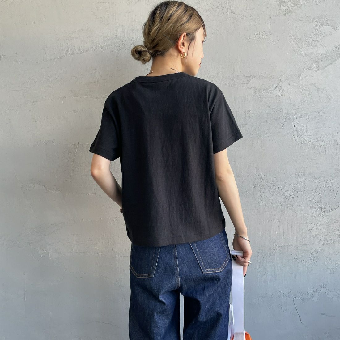 ORCIVAL [オーシバル] ロゴ刺繍ショートスリーブTシャツ [OR-C0418MIT] BLACK &&モデル身長：150cm 着用サイズ：2&&
