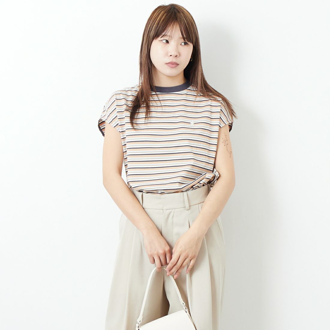 Gymphlex [ジムフレックス] スリーブレスTシャツ [GY-C0445MST] BEIGE STRI &&モデル身長：167cm 着用サイズ：14&&