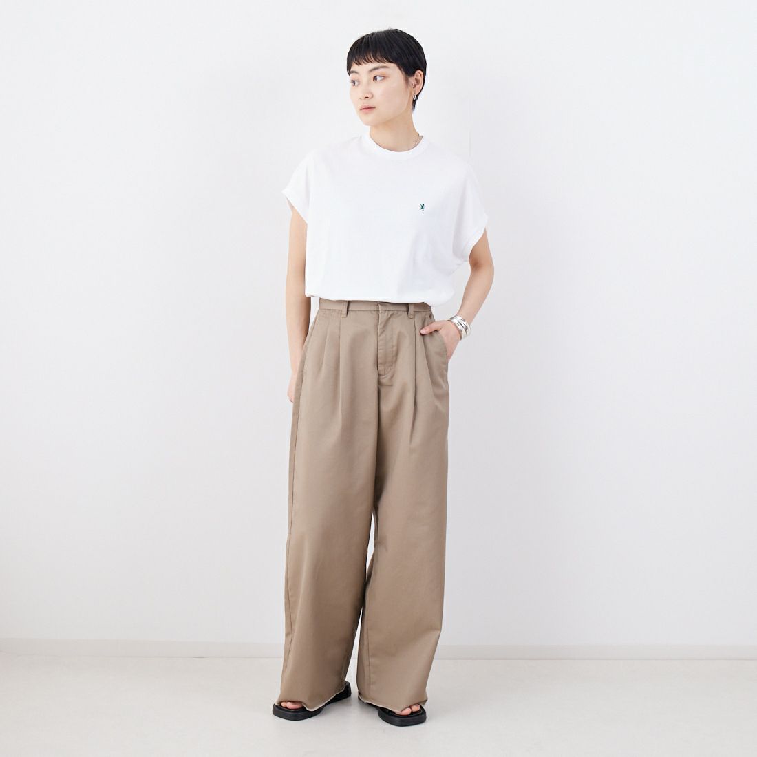 Gymphlex [ジムフレックス] クルーネックフレンチスリーブプルオーバー [GY-C0361FLK] WHITE &&モデル身長：160cm 着用サイズ：14&&
