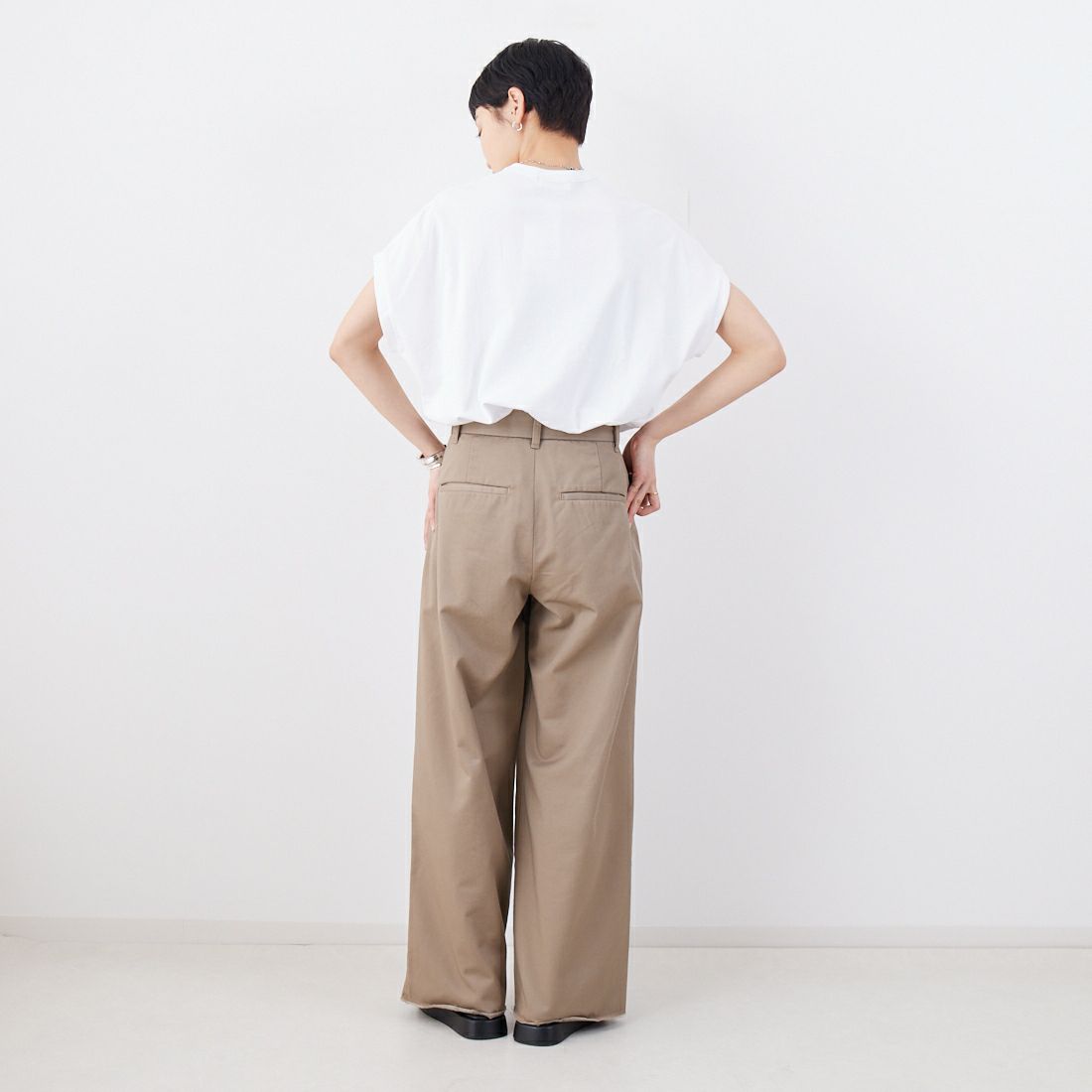 Gymphlex [ジムフレックス] クルーネックフレンチスリーブプルオーバー [GY-C0361FLK] WHITE &&モデル身長：160cm 着用サイズ：14&&