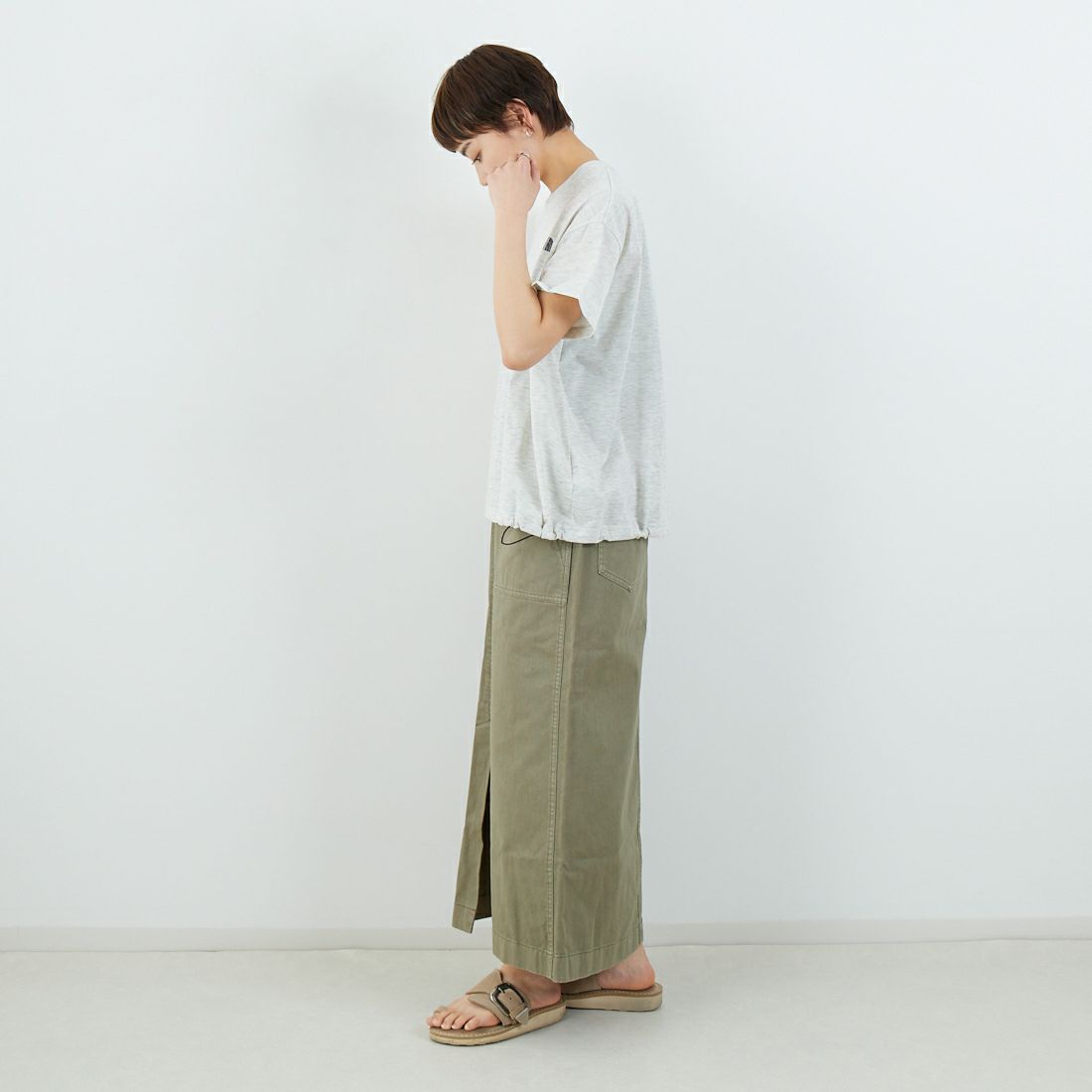 THE NORTH FACE [ザ ノースフェイス] マテリアルフラワーTシャツ [NTW12501] OM &&モデル身長：160cm 着用サイズ：L&&