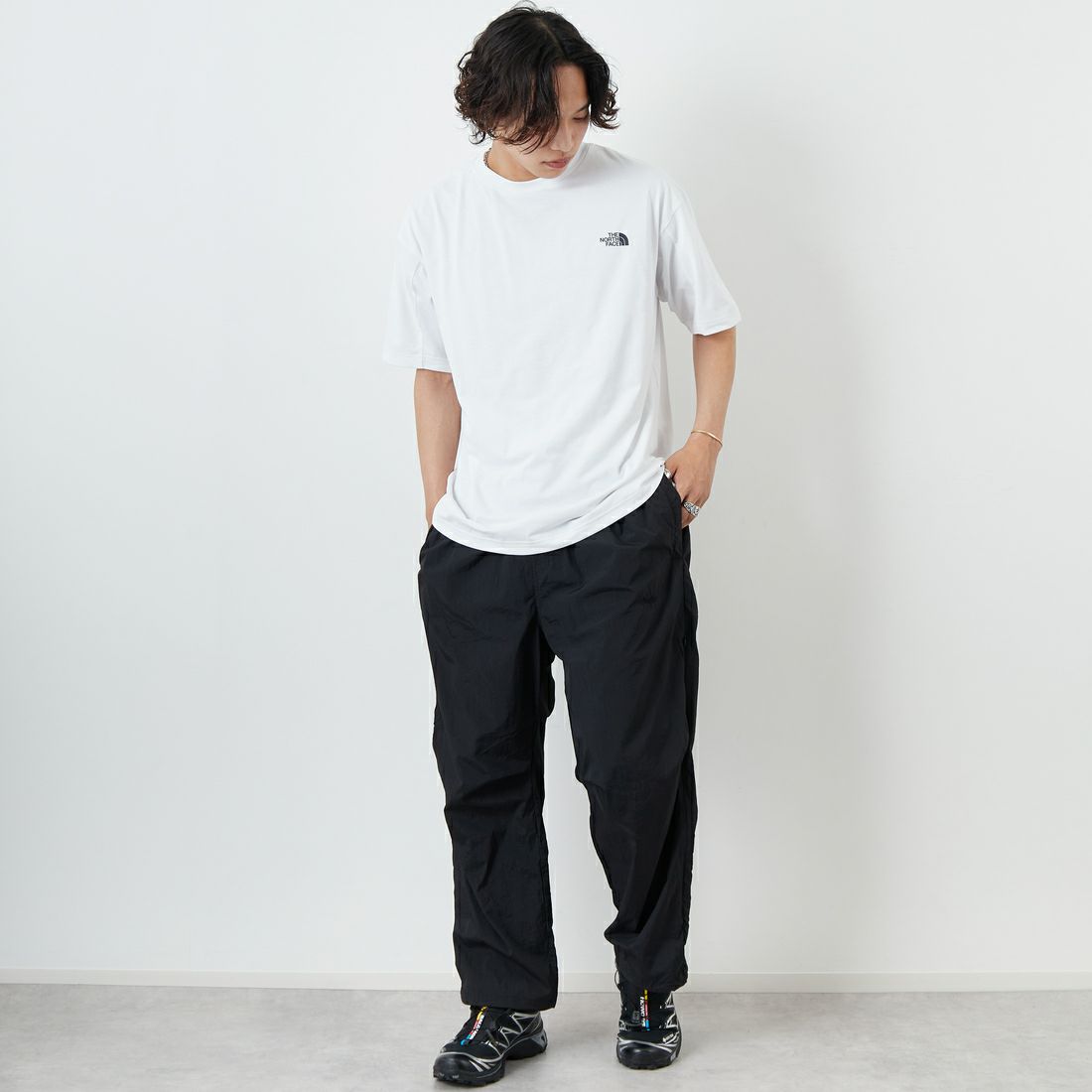 THE NORTH FACE [ザ ノースフェイス] ショートスリーブ ESロゴワイドTシャツ [NT32585] W &&モデル身長：179cm 着用サイズ：L&&