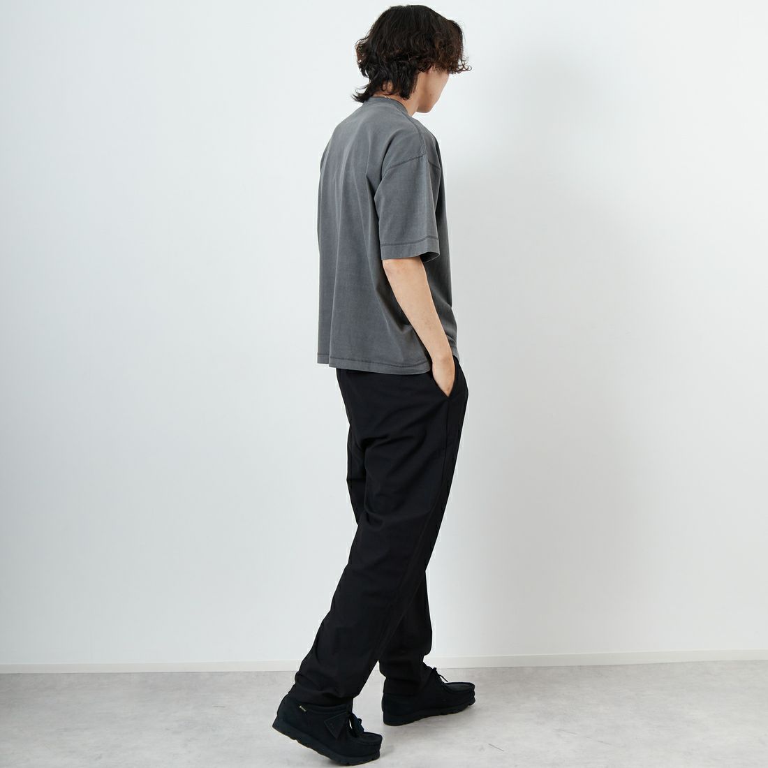 Health knit [ヘルスニット] ヘンリーネック 半袖Tシャツ(Sulfur dye) [HR25S-M104] L.GRAY &&モデル身長：179cm 着用サイズ：L&&