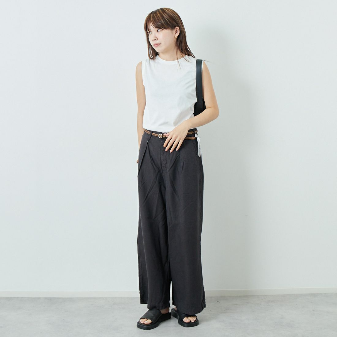 me. [ミードット] EMBRODERY タンクトップ [ME-24404] 205 OFF &&モデル身長：167cm 着用サイズ：F&&