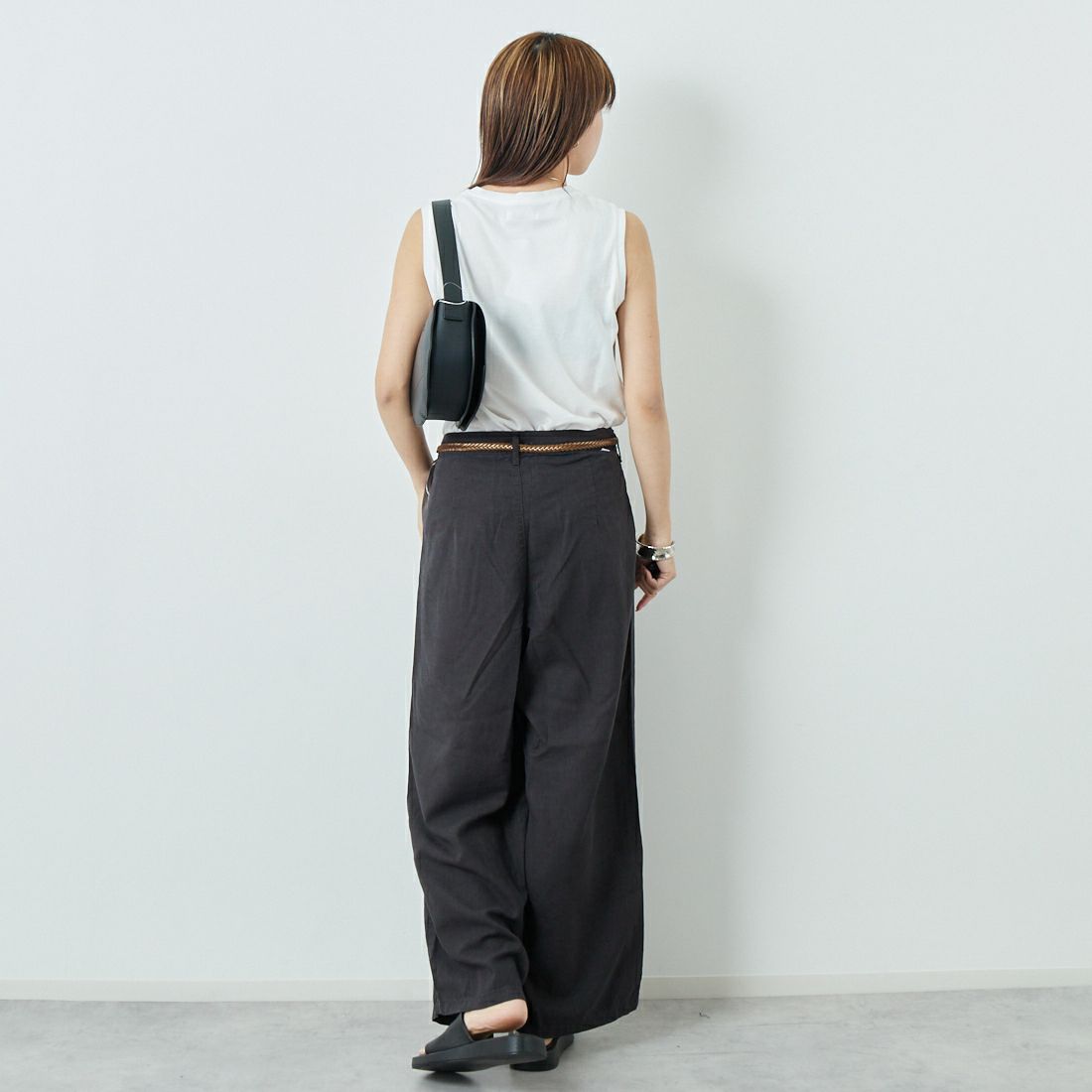 me. [ミードット] EMBRODERY タンクトップ [ME-24404] 205 OFF &&モデル身長：167cm 着用サイズ：F&&