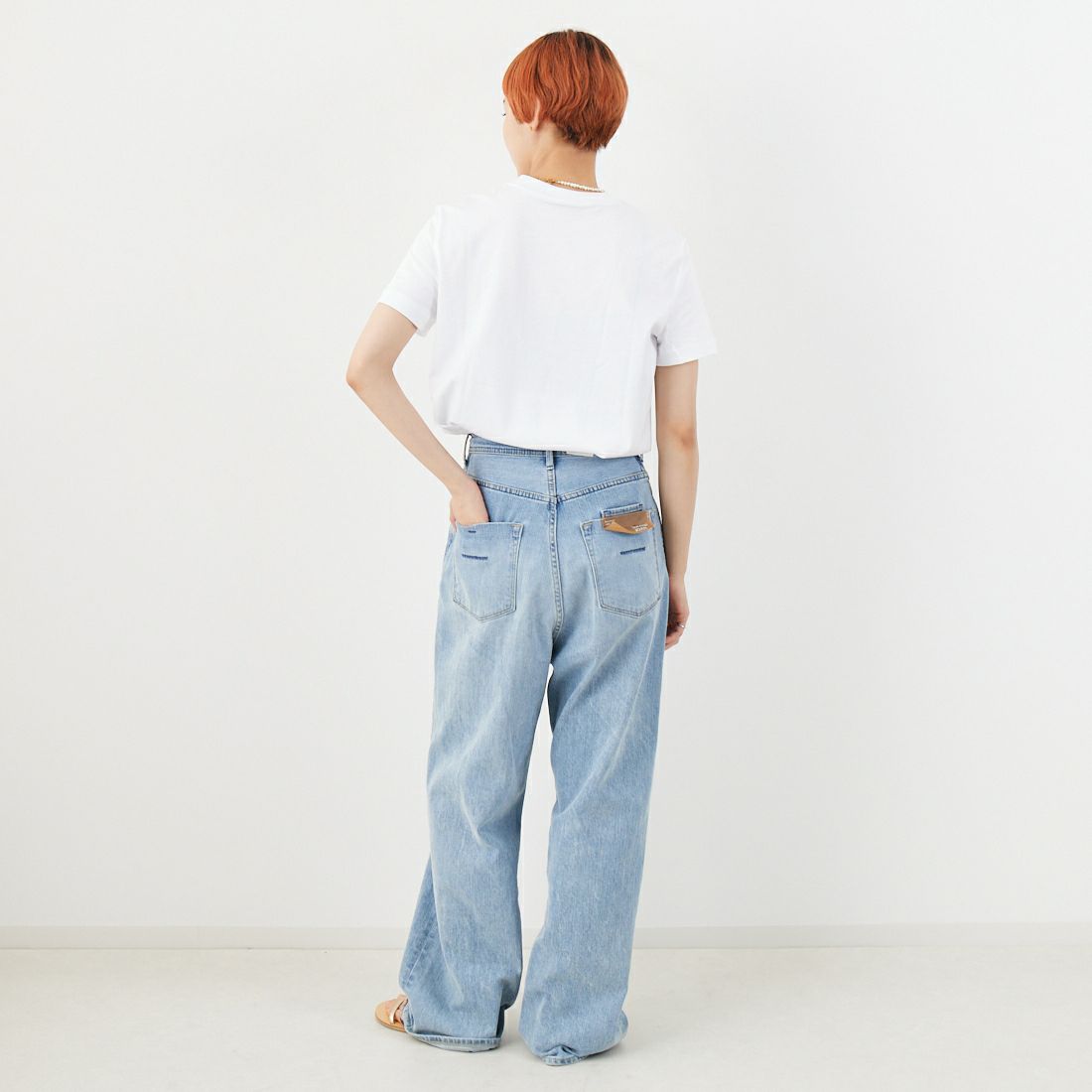 Calvin Klein [カルバンクライン] フロックロゴクルーネックTシャツ [47B851G] YAA &&モデル身長：160cm 着用サイズ：S&&