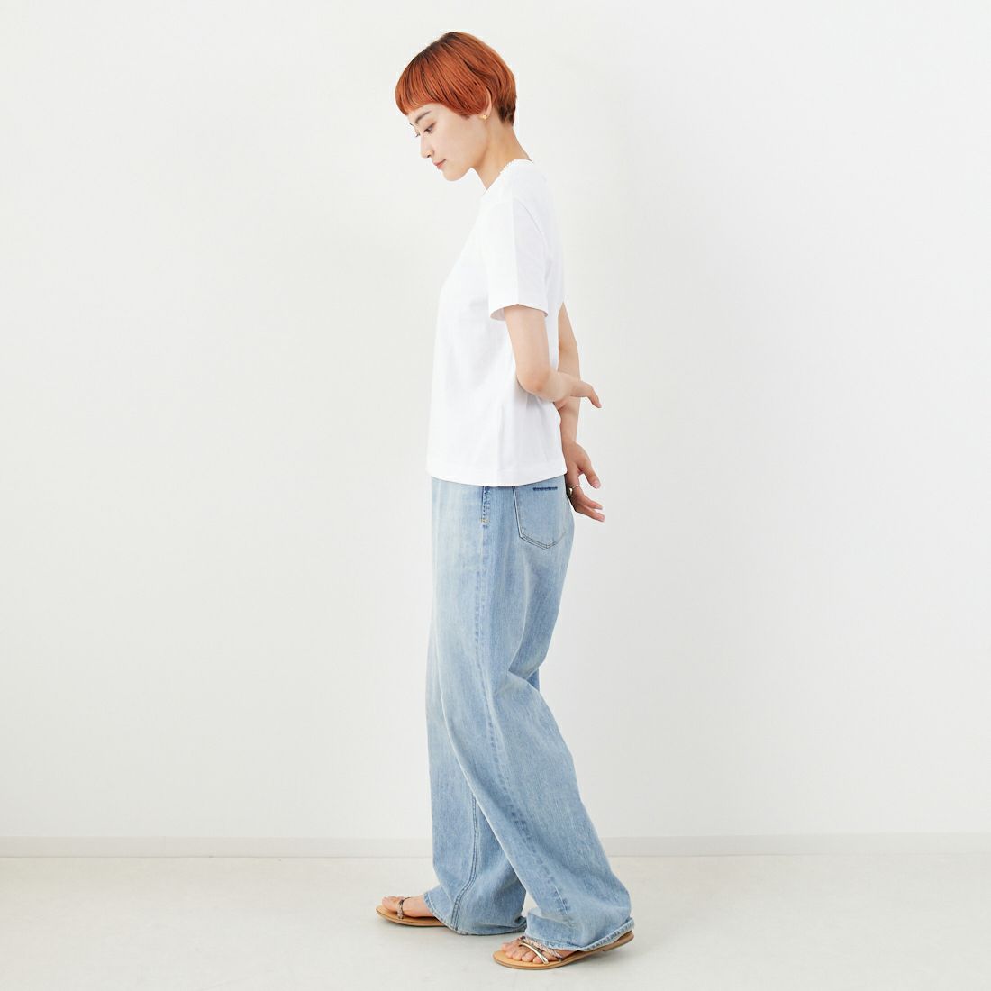 Calvin Klein [カルバンクライン] フロックロゴクルーネックTシャツ [47B851G] YAA &&モデル身長：160cm 着用サイズ：S&&