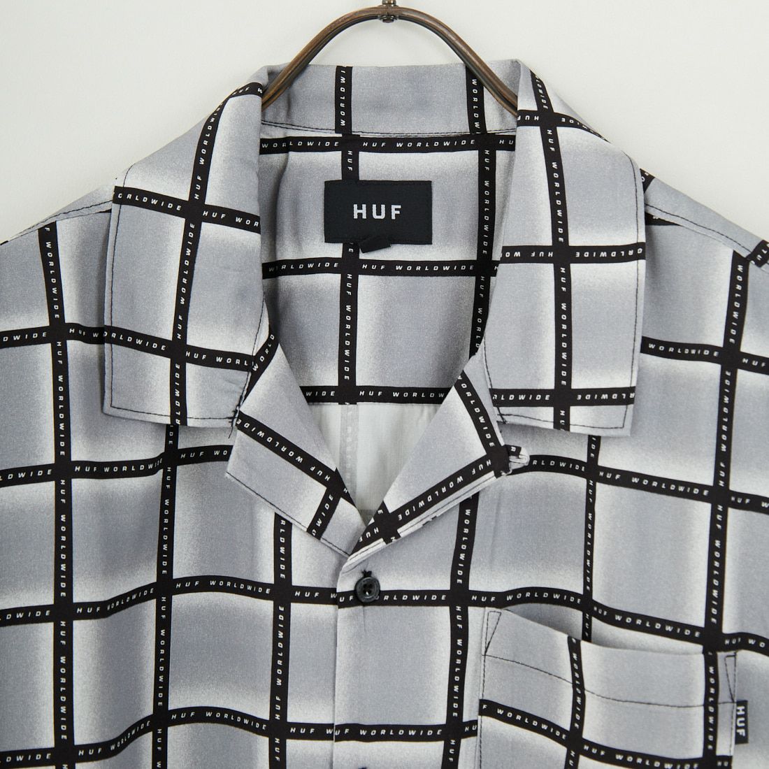 HUF [ハフ] FLYNN ショートスリーブリゾートシャツ [BU00233] BLACK