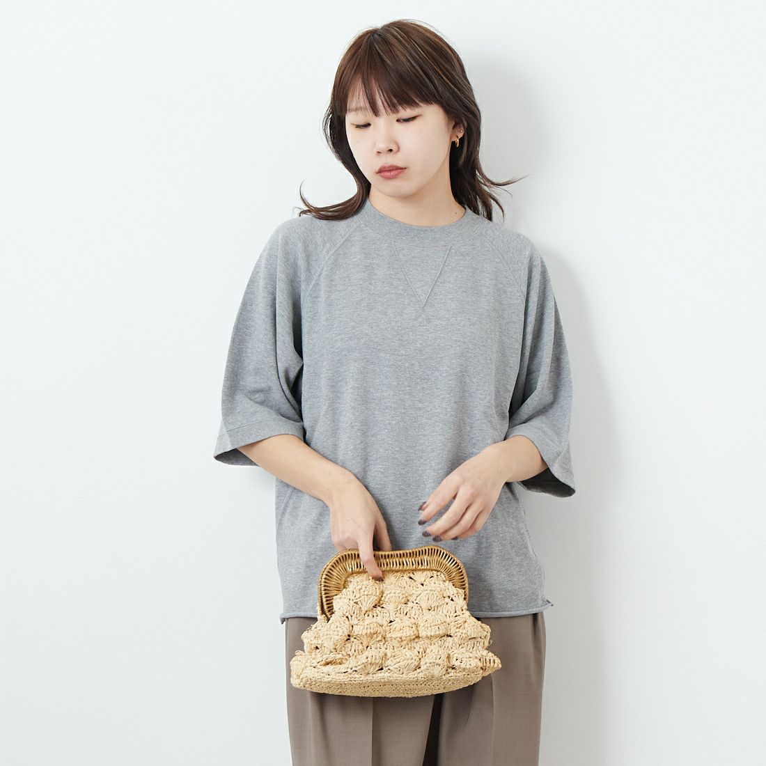06 GRAY&&モデル身長：167cm 着用サイズ：F0&&