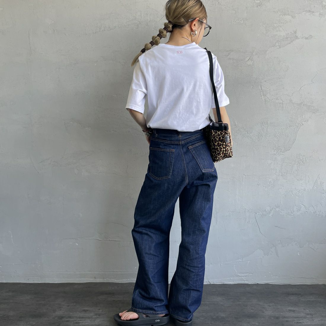 THE SHINZONE [ザ シンゾーン] CABINE TELEPHONIQUE Tシャツ [25SMSCU15] 01 WHITE &&モデル身長：150cm 着用サイズ：F0&&