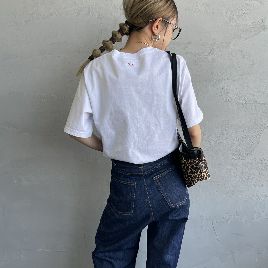 THE SHINZONE [ザ シンゾーン] CABINE TELEPHONIQUE Tシャツ [25SMSCU15] 01 WHITE &&モデル身長：150cm 着用サイズ：F0&&