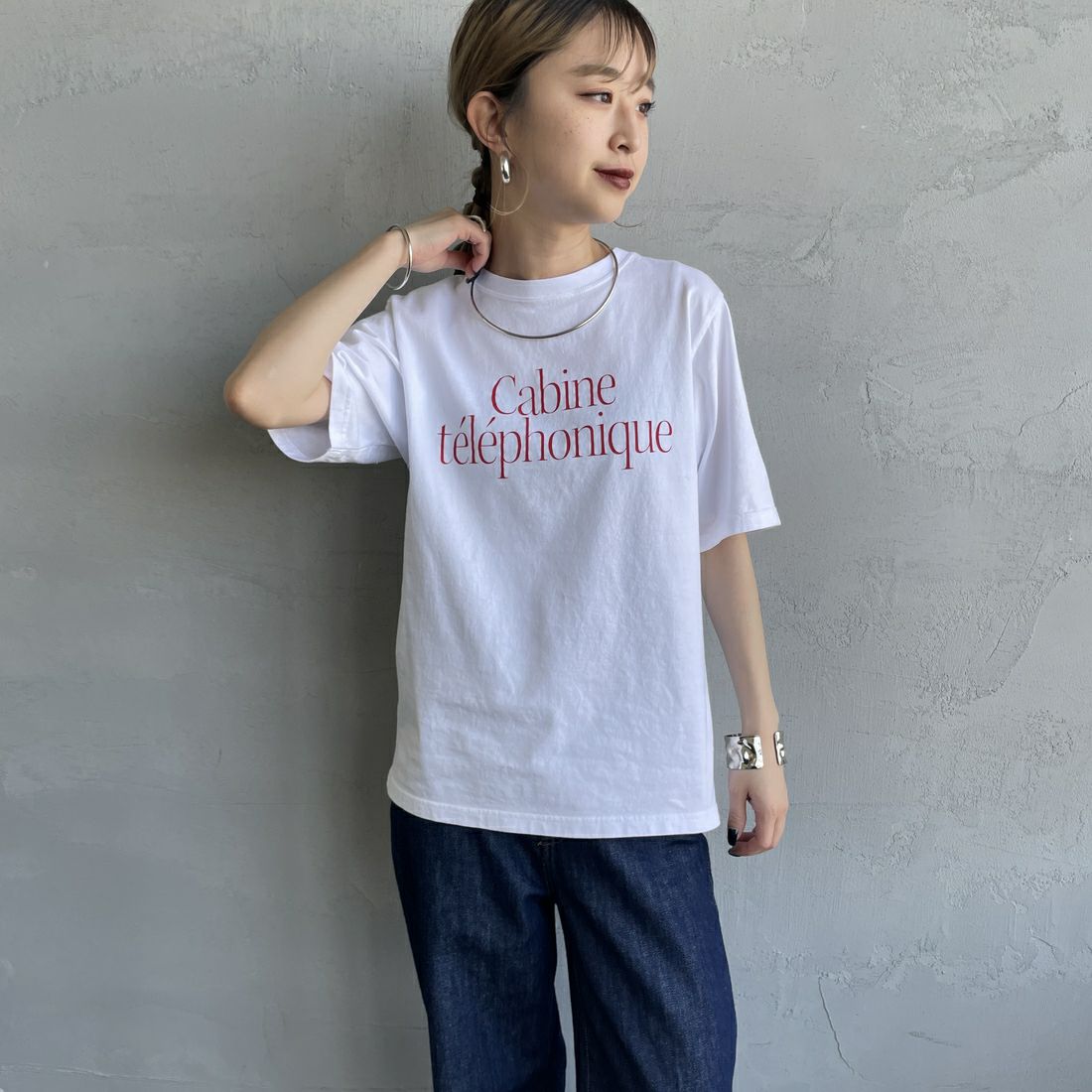 THE SHINZONE [ザ シンゾーン] CABINE TELEPHONIQUE Tシャツ [25SMSCU15] 01 WHITE &&モデル身長：150cm 着用サイズ：F0&&