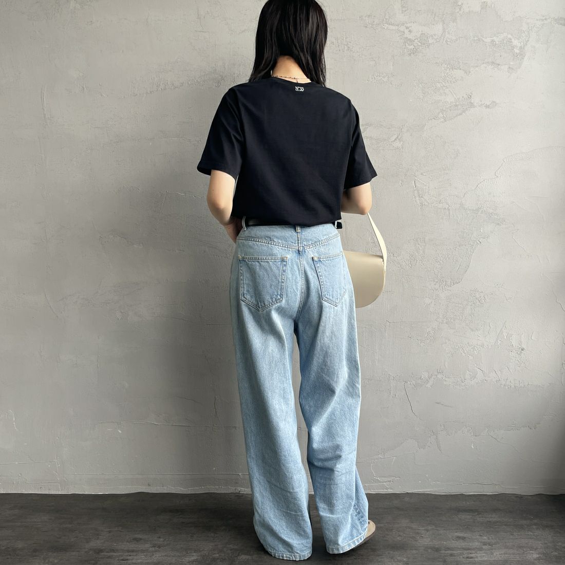 THE SHINZONE [ザ シンゾーン] CABINE TELEPHONIQUE Tシャツ [25SMSCU15] 07 BLACK &&モデル身長：160cm 着用サイズ：F0&&