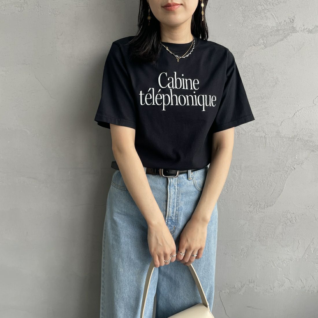 THE SHINZONE [ザ シンゾーン] CABINE TELEPHONIQUE Tシャツ [25SMSCU15] 07 BLACK &&モデル身長：160cm 着用サイズ：F0&&
