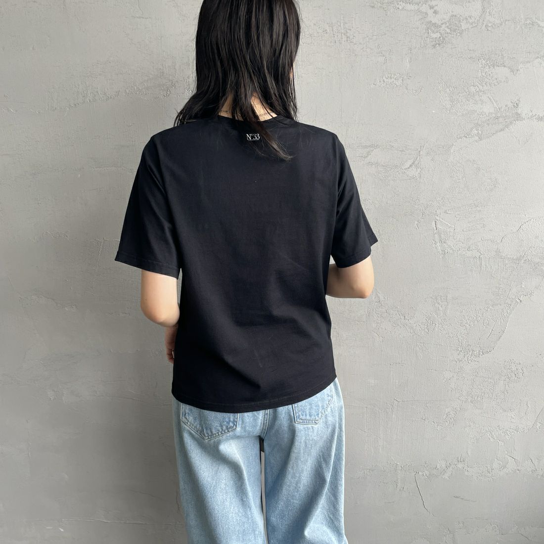 THE SHINZONE [ザ シンゾーン] CABINE TELEPHONIQUE Tシャツ [25SMSCU15] 07 BLACK &&モデル身長：160cm 着用サイズ：F0&&