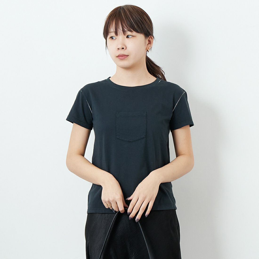 MM6 Maison Margiela [エムエムシックス メゾン マルジェラ] クルーネックTシャツ [S62GD0195-M20108] 899 W.BLAC &&モデル身長：167cm 着用サイズ：M&&
