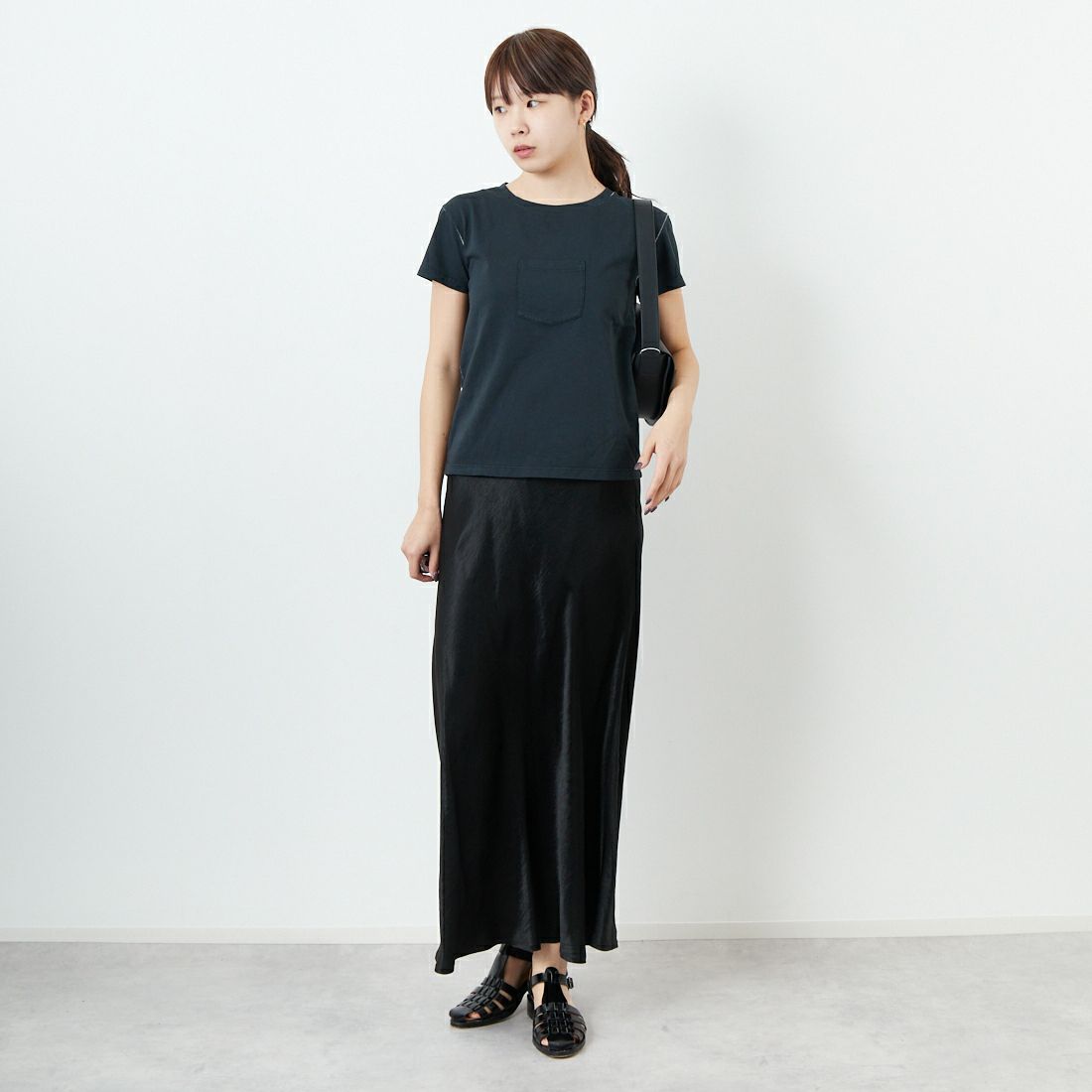 MM6 Maison Margiela [エムエムシックス メゾン マルジェラ] クルーネックTシャツ [S62GD0195-M20108] 899 W.BLAC &&モデル身長：167cm 着用サイズ：M&&