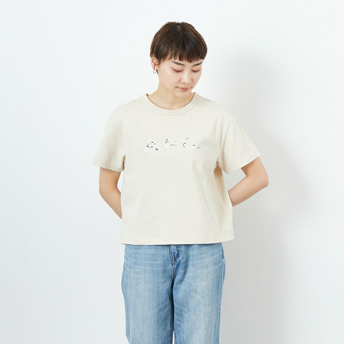 A.P.C. [アー・ペー・セー] ANNIE ショートスリーブTシャツ [T-SHIRT-ANNIE] 83 MASTIC &&モデル身長：160cm 着用サイズ：S&&